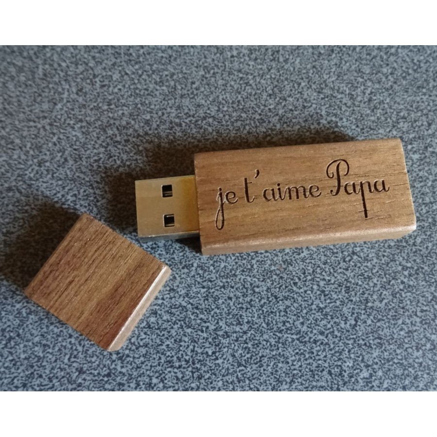 Piccola chiave USB in legno di noce inciso da personalizzare