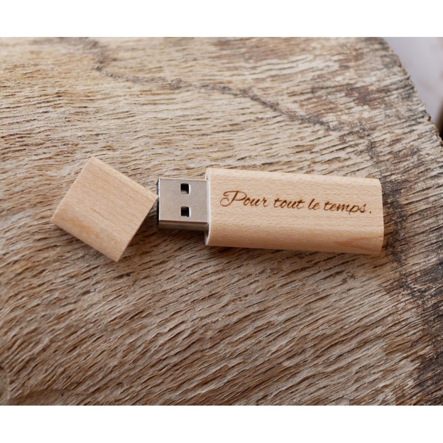 Piccola chiave USB in legno incisa da personalizzare