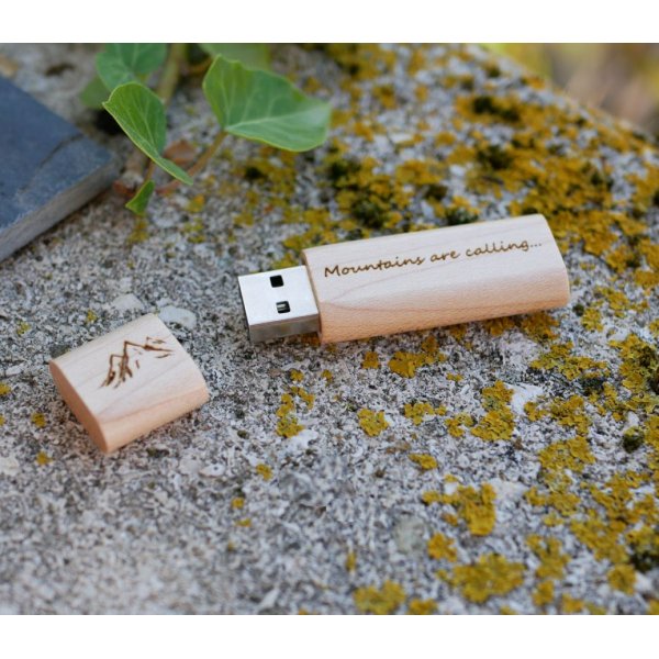 Piccola chiave USB in legno incisa da personalizzare