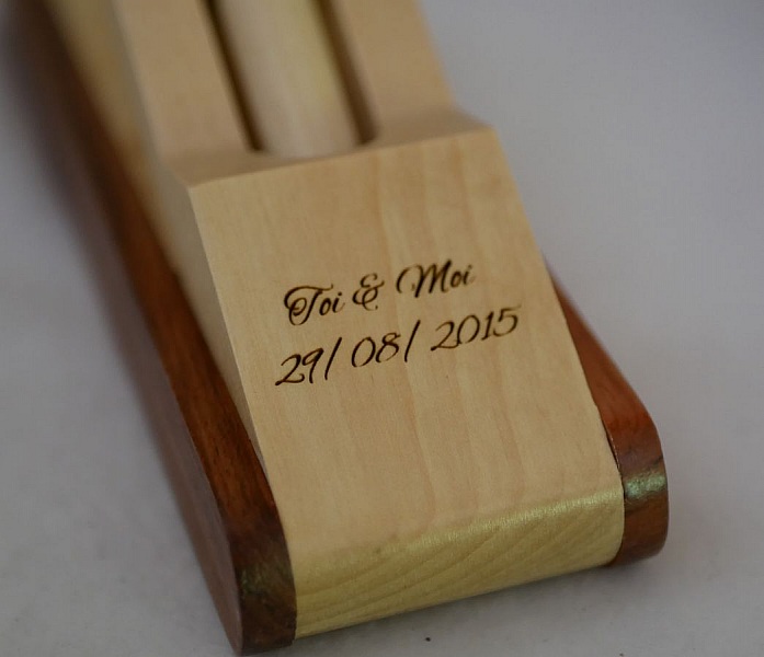 Portapenne in legno con penna incisa in una scatola da personalizzare 