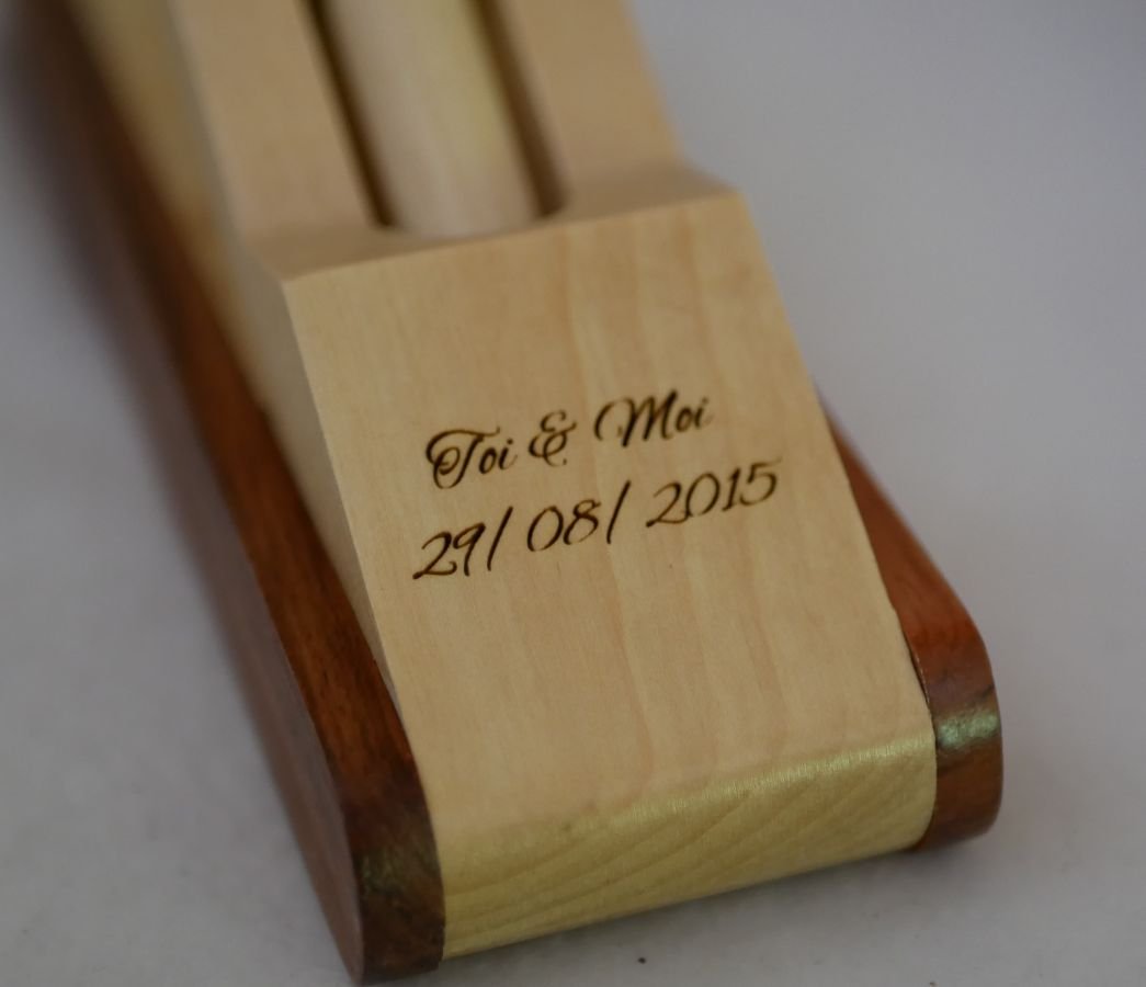 Portapenne in legno con penna incisa in una scatola da personalizzare 