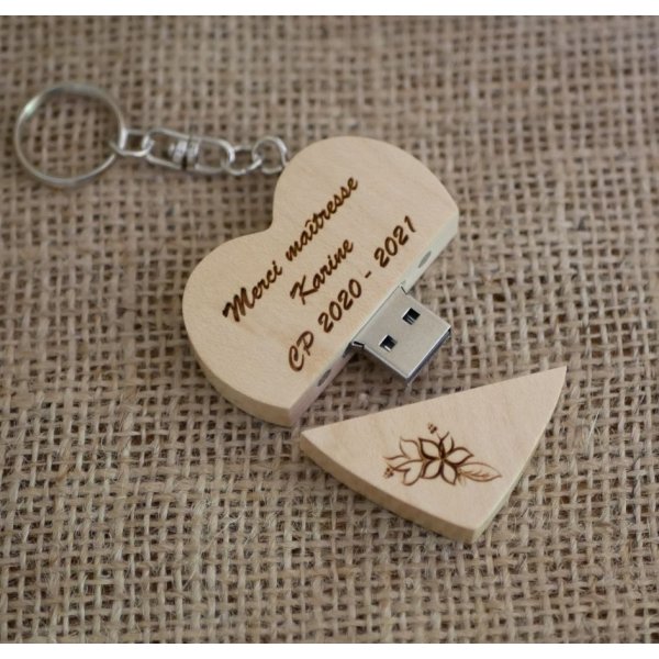 Chiavetta USB con cuore in legno inciso da personalizzare 128 GB