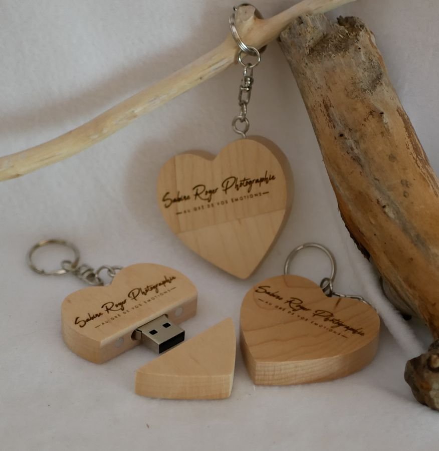 Chiavetta USB con cuore in legno inciso da personalizzare 128 GB