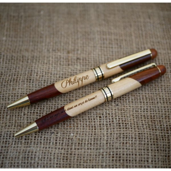 Penna in legno bicolore incisa e da personalizzare