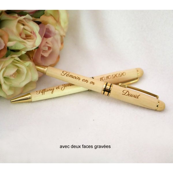 Penna in legno chiaro incisa da personalizzare