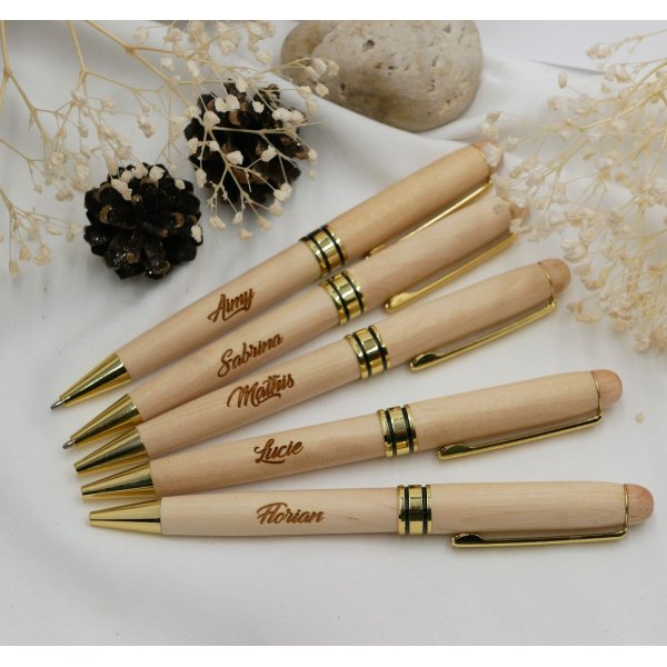 Penna in legno chiaro incisa da personalizzare