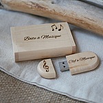 Chiavetta USB da 128 GB 3.0 in confezione personalizzata in legno chiaro di acero