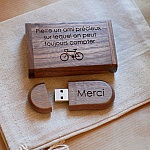 Chiavetta USB da 64 GB in legno di noce e scatola, personalizzabile