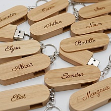 Portachiavi USB da 16 GB in bamb&ugrave; da incidere e personalizzare