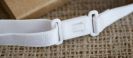 Chiusura elastica bianca (fino a 50 cm) (+ 0.50 €)