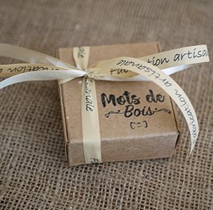 B-Cartone avvolto con bolduc (+ 0.50 €)