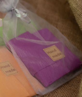 1. Custodia in tessuto di organza (+ 0.50 €)