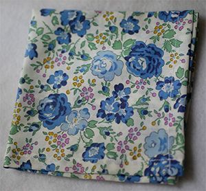 L11-Liberty Felicite blu+tasca quadrata (+ 10.80 &euro;)